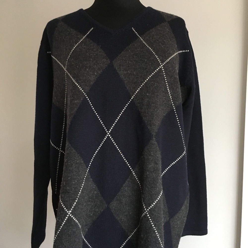 LL BEAN LAMBSWOOL SWEATER